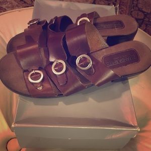 Size 7 brown strap buckle sandals by Amanda Smith